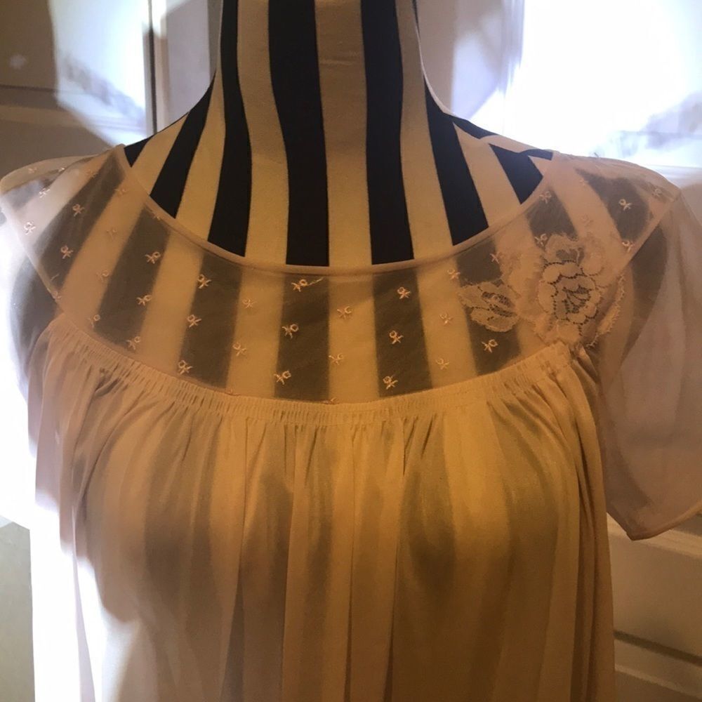Sweet pink vintage nightgown - Picture 2 of 5